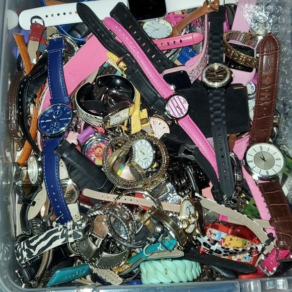 20 FOR $25 WATCH BLOWOUT SALE! WATCHES MADNESS Resellers Bundle CRAZY CHEAP! - Picture 1 of 2
